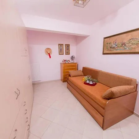 Chrysso's فيلة Karianí